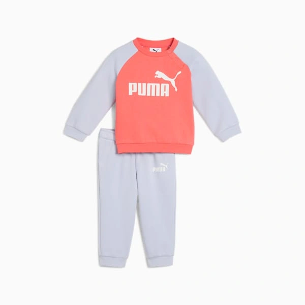 ¡PUMA Minicats Essentials! Conjunto Raglán & Pantalones para los más pequeños. ¡Comodidad y estilo asegurados!